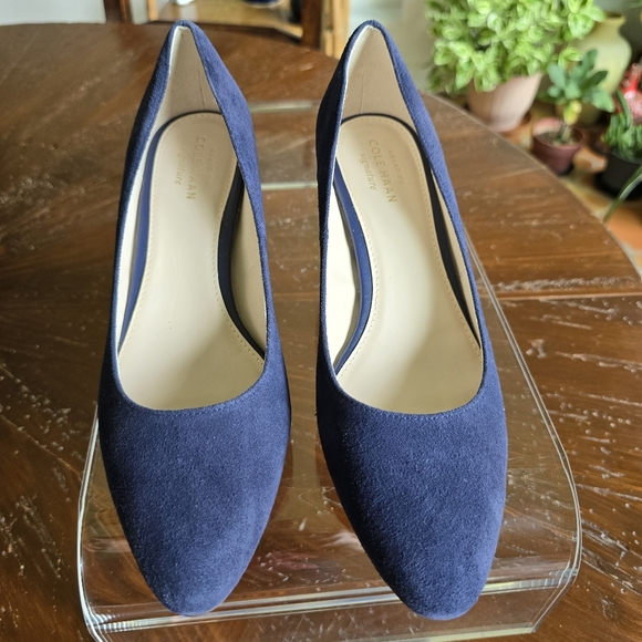 EUC Cole Haan Navy Suede Heels 6.5 - Picture 8 of 12